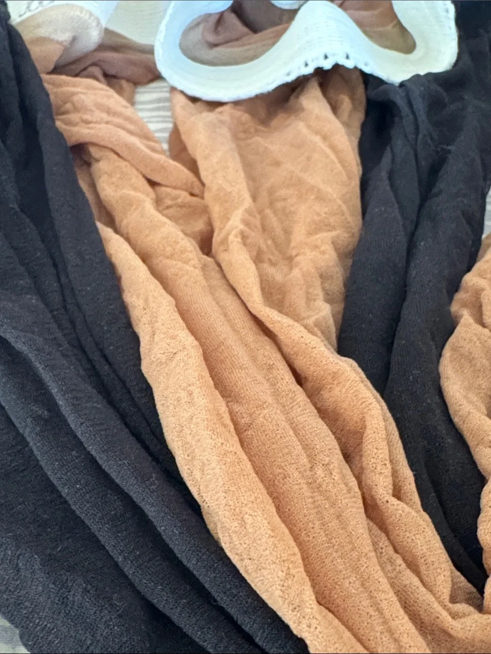 Lot pre-owned Assorted sheer thigh highs